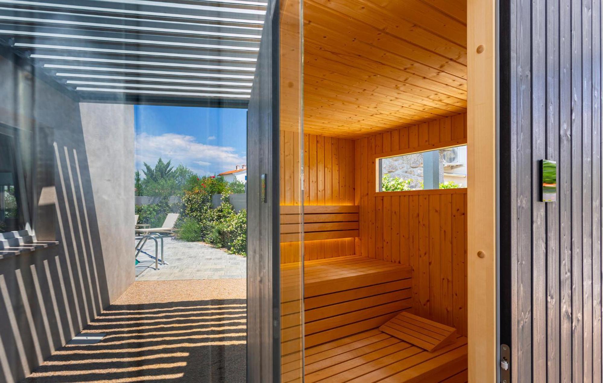 Amazing Home In Sveti Ivan Dobrinjski With Sauna 外观 照片